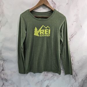 REI Co Op T Shirt Womens XS Green Long Sleeve Crew Employee Uniform Logo Tee